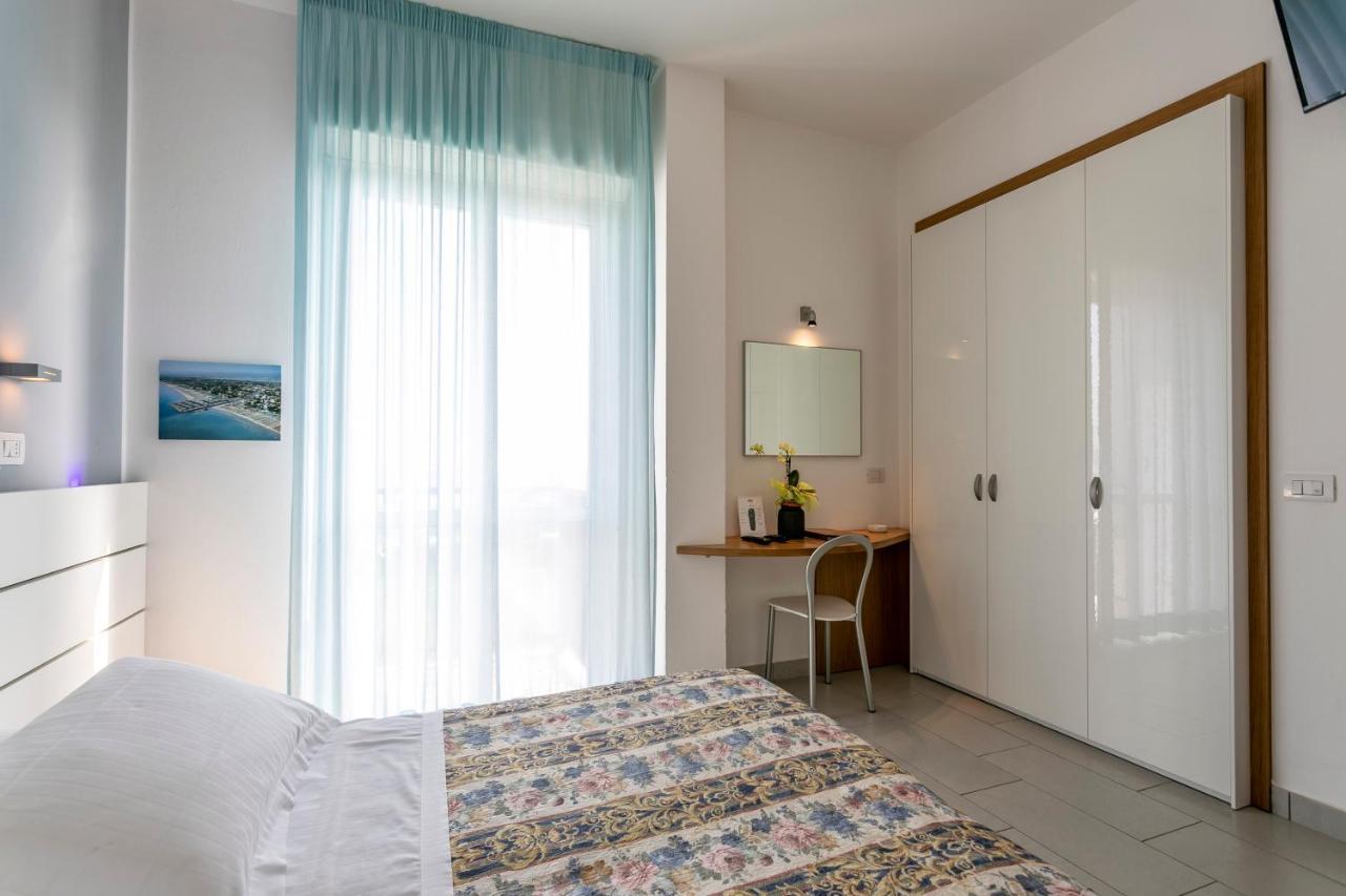 Hotel Baya - In Centro, Sul Mare Milano Marittima Extérieur photo